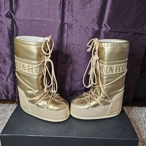 Moon boots sz 7/8.5